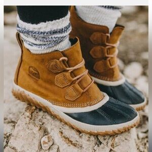Sorel out-and-about waterproof duck boot size 10